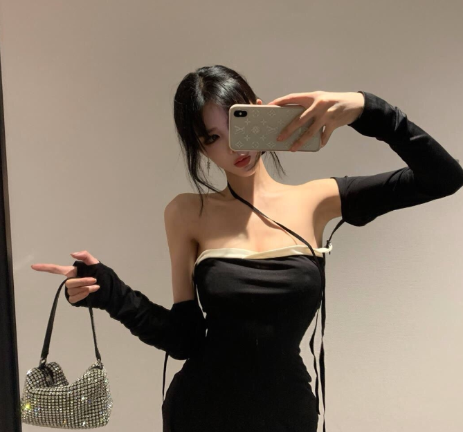 天津年轻妹子个人兼职，身材火辣，小区式，安全可靠